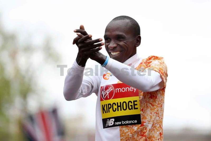 Eluid Kipchoge wins London Marathon