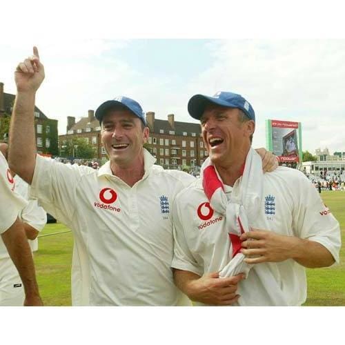Alec Stewart and Graham Thorpe celebrate victory after the Npower Fifth Test - England v South Africa at the Oval | TotalPoster