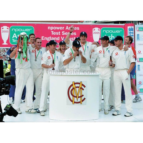 England celebrate after regaining the Ashes and victory in the 5th npower test against Australia at the Oval | TotalPoster