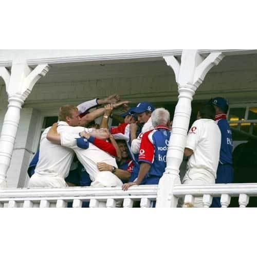 England v Australia 2005 Ashes Fourth Test at Trent Bridge - The England team celebrate winning | TotalPoster