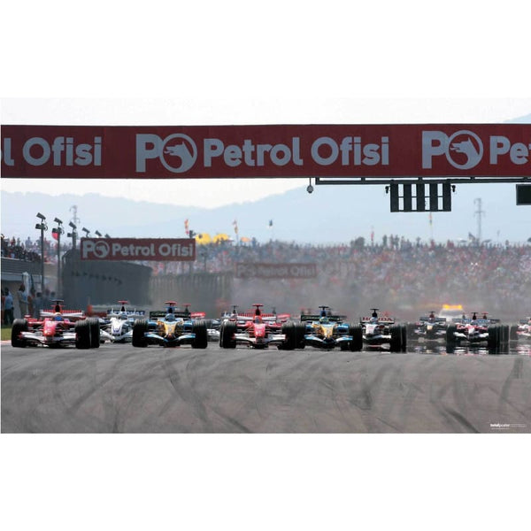 Start of the F1 Grand Prix of Turkey | TotalPoster