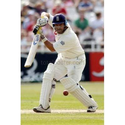 Graeme Thorpe in action during the England v New Zealand npower Third Test at Trent Bridge | TotalPoster