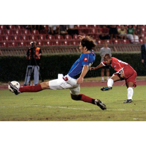 Robert Earnshaw | Football Poster | TotalPoster