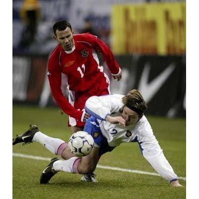 Ryan Giggs & Vadim Evseev | Football Poster | TotalPoster