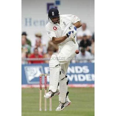 Sajid Mahmood in action during the England v Pakistan npower Third Test at Headingley | TotalPoster