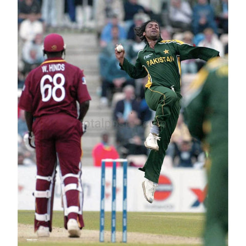 Shoaib Akhtar | Carteles de críquet | TotalPoster
