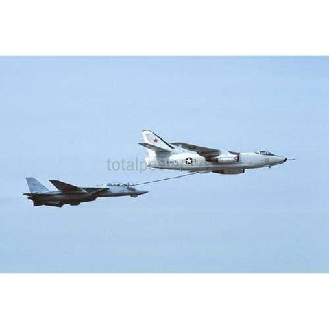 Asaltante del cielo | Póster de aviones y aviación | TotalPoster