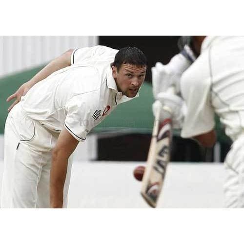 Steve Harmison in action during the second Npower cricket test match between England and Pakistan | TotalPoster