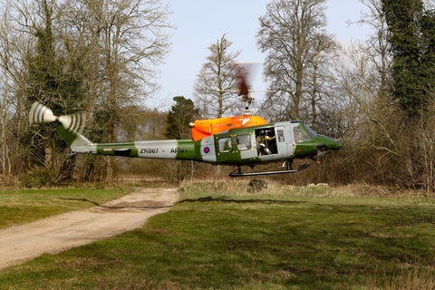 Helicóptero Bell Huey | Pósteres de aviones y aviación | cartel total