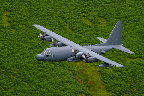 Garra de combate MC130 Hércules | Aeronaves y Aviación | cartel total