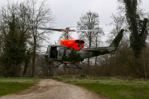 Helicóptero Bell Huey 212 | Pósteres de aviones y aviación | cartel total